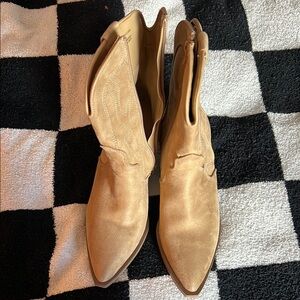 Universal Threads Cowgirl Boots